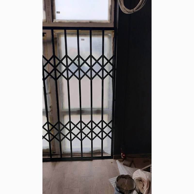 Фото 13. Раздвижные решетки металлические на окна, двери, витрины. Производство и установка Одесса