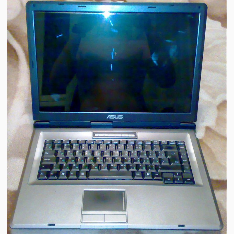 Фото 2. Надежный, производительный ноутбук Asus X51L (недорого)