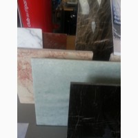 Мрамор величественный в складе недорогой. Слябы и плитка, треугольники и полосы