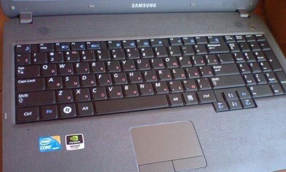 Фото 3. Игровой ноутбук Samsung SA31( 4ядра, 4гига )