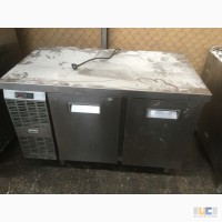 Продам двухдверный холодильный стол бу Zanussi