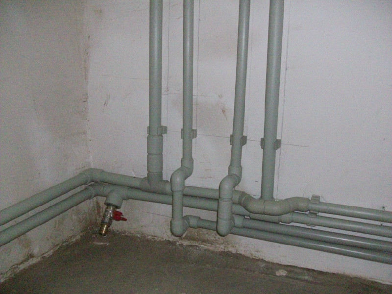 Фото 2. Монтаж котлов, колонок, конвекторов и систем отопления
