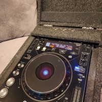 Цифровая CD-дека Pioneer CDJ-1000MK2 в футляре