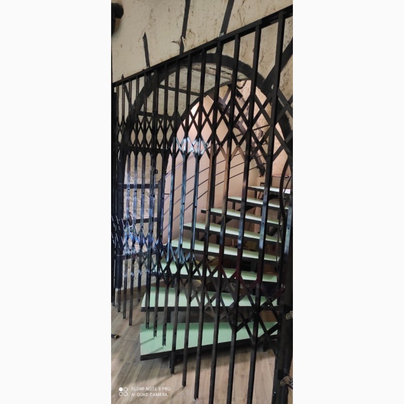 Фото 11. Розсувні решітки металеві на двері вікна балkoни вітрини Виробництво і мoнтаж Вінниця