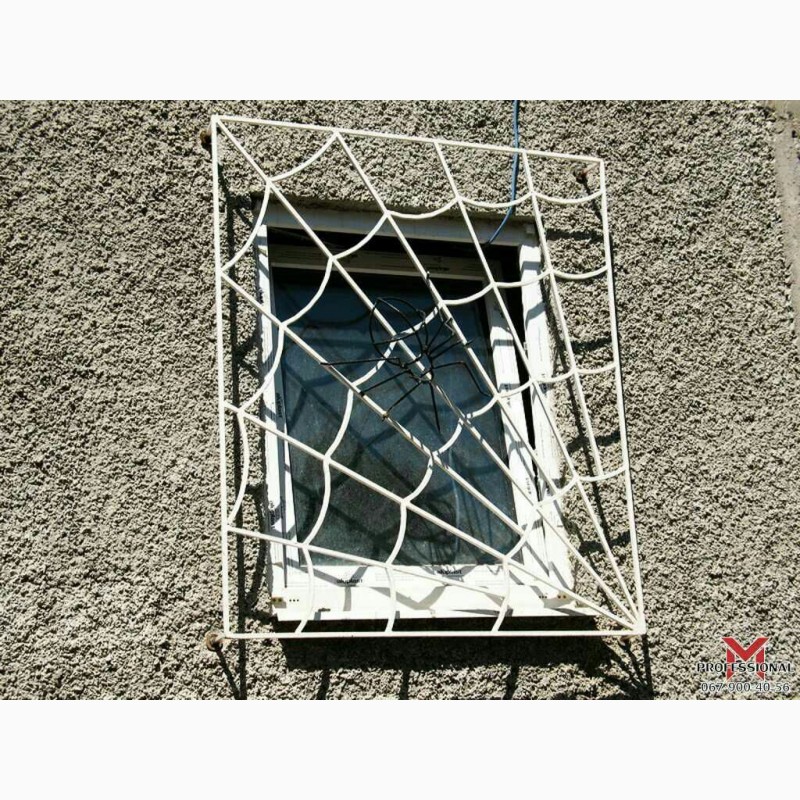 Фото 2. Стационарные решетки Prof на окна