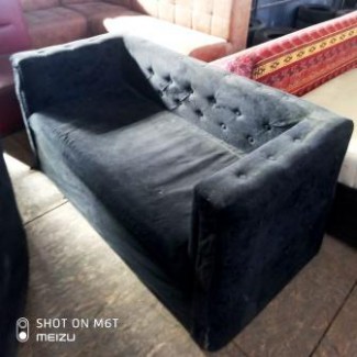 Продам диван велюровый черный б/у